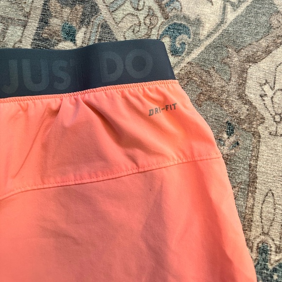 Nike Dri-Fit Women’s Athletic Running Shorts with Built in Spandex Small - Picture 5 of 10